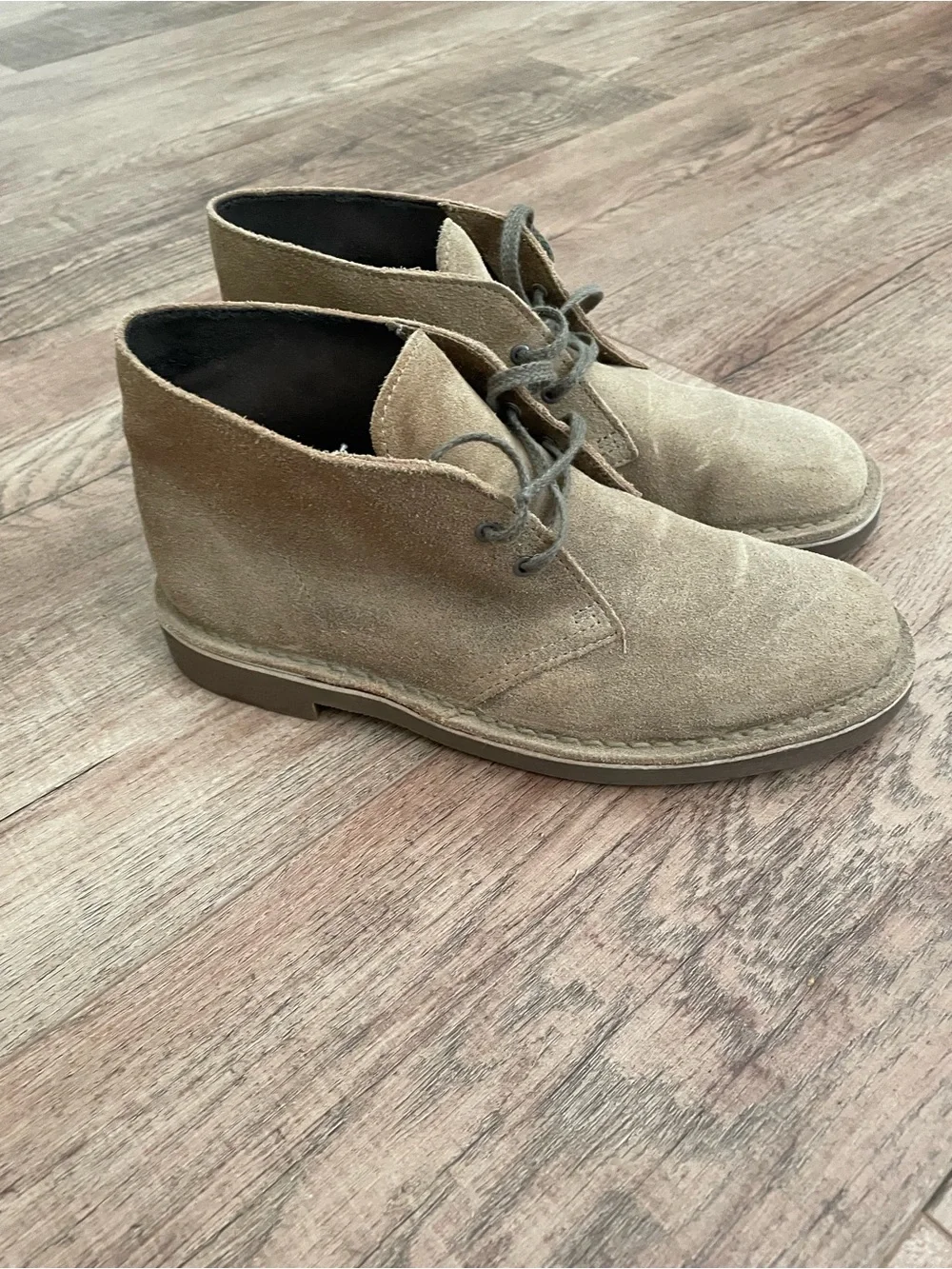 Clarks Men's Suede Chukka Boots in Light Brown